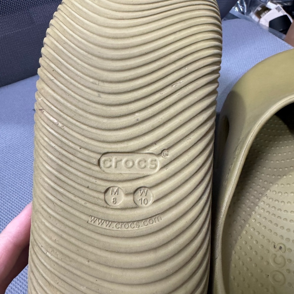 CROCS mellow Slip-On Clog in Green - Picture 2 of 4
